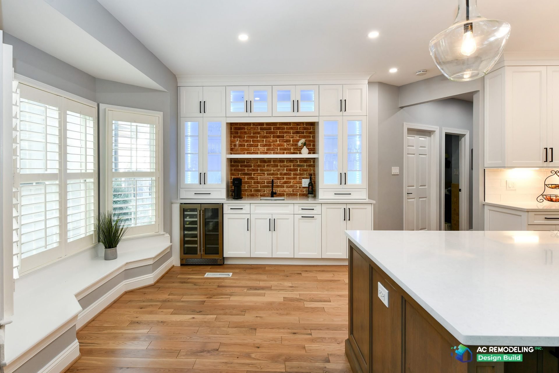 Kentlands Wet Bar — Kitchen, Luxury remodel